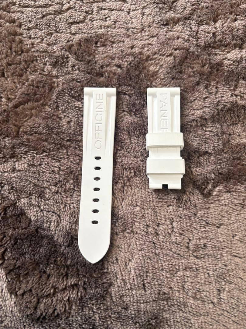 パネライ　純正ベルト　ラバー　尾錠用　ラグ幅　24 尾錠幅　22