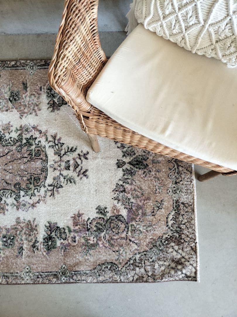 ブラウンとカフェオレ　ヴィンテージトルコラグ　　No.670