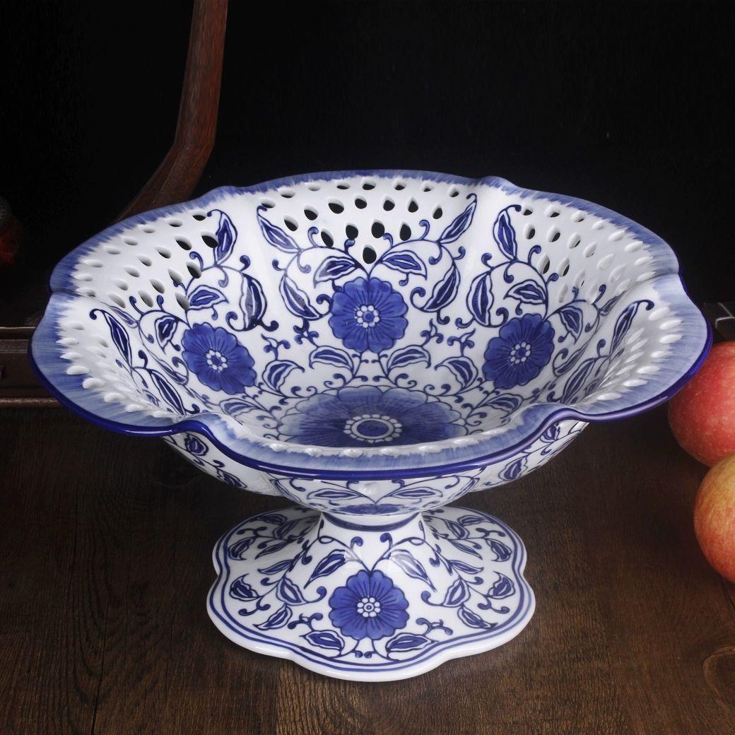 青花透かし彫りの高い足  果物盤果盆 景徳鎮 陶磁器 応接間テーブル 新居 置物