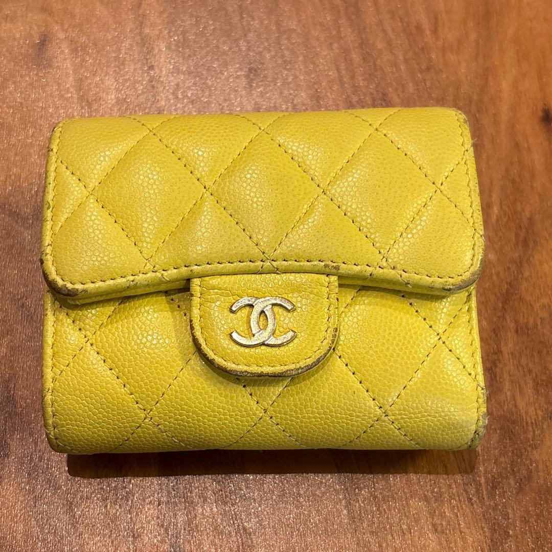 CHANEL マトラッセ　キャビアスキン　三つ折り財布　イエロー