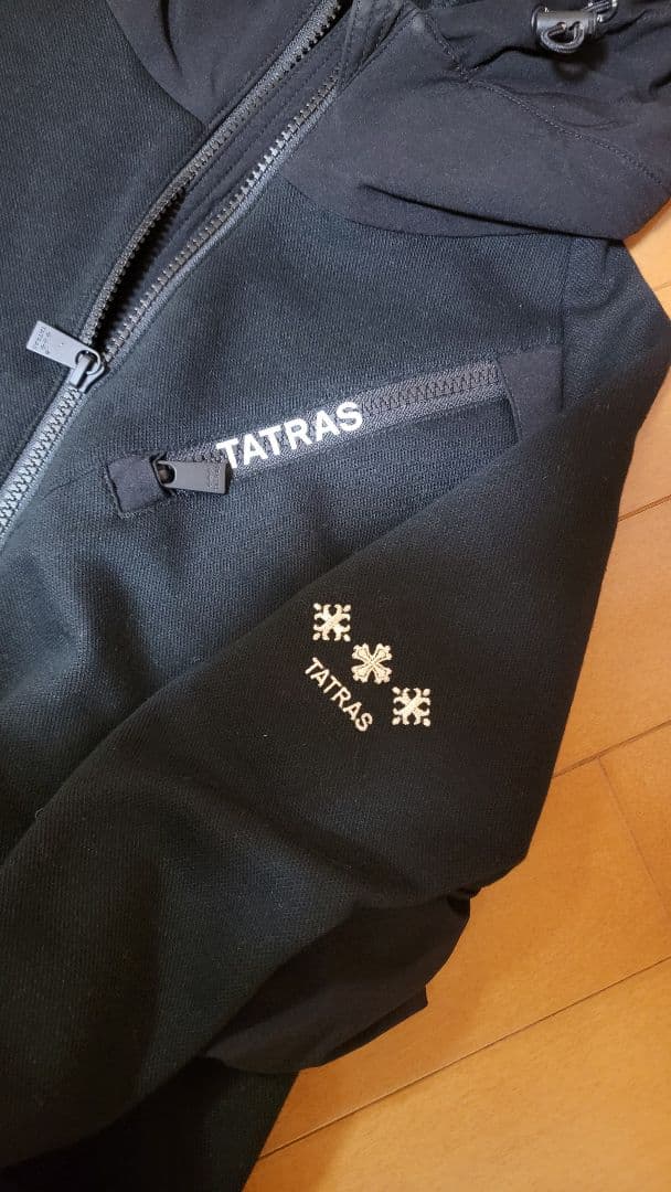 TATRAS 【タトラス】ブラック ジャケット　ジップアップパーカー　春秋