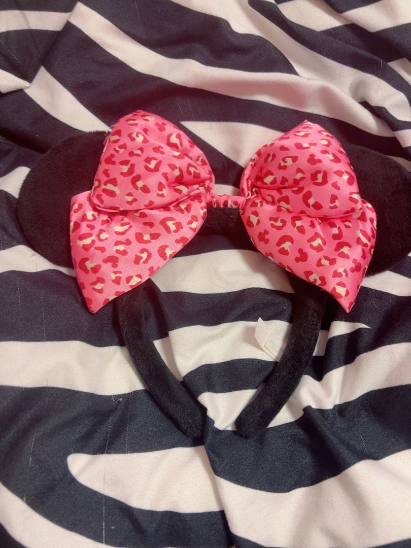 ピンクヒョウ柄リボン付きカチューシャ即日配送可能です！！
