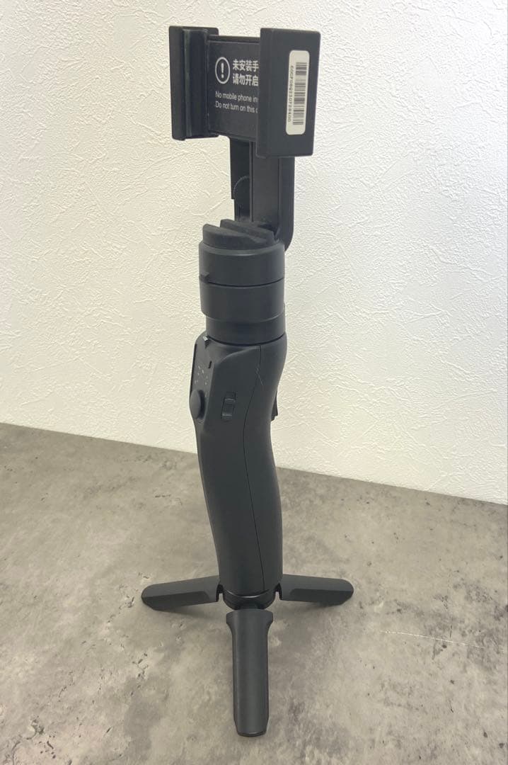 ＊ スマホ　スタビライザー　三脚内蔵　ブラック