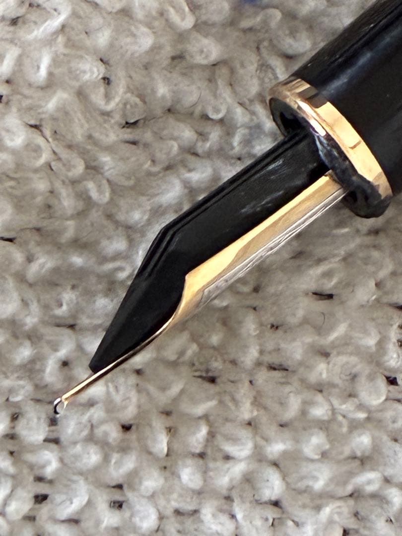 ◾️美品◾️モンブラン144万年筆◾️マイスターシュテュッククラシック◾️カートリッジ付