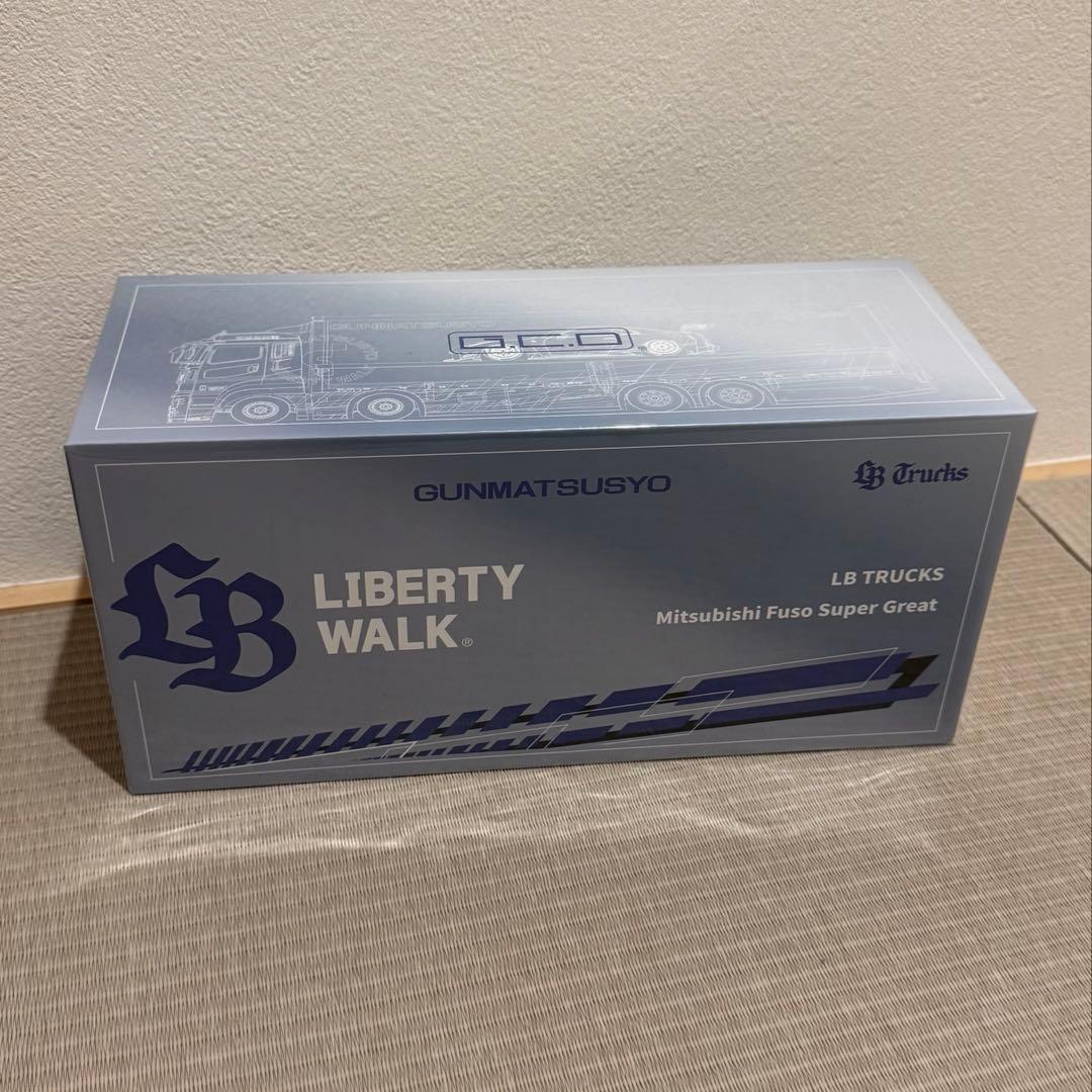 リバティーウォーク　東京オートサロン限定　三菱トラック