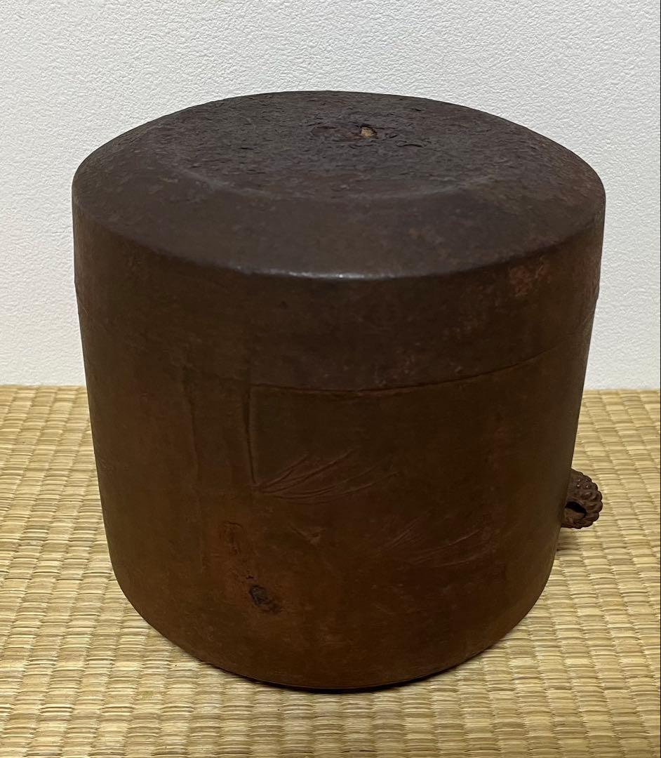 【江戸前期】梅竹文肩衝繰口筒釜　幕府御用釜師　大西五郎左衛門作(伊予芦屋)