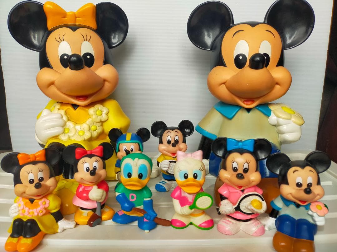 三菱銀行　貯金箱　カウンター用２体、小８体　ミッキー　ミニー