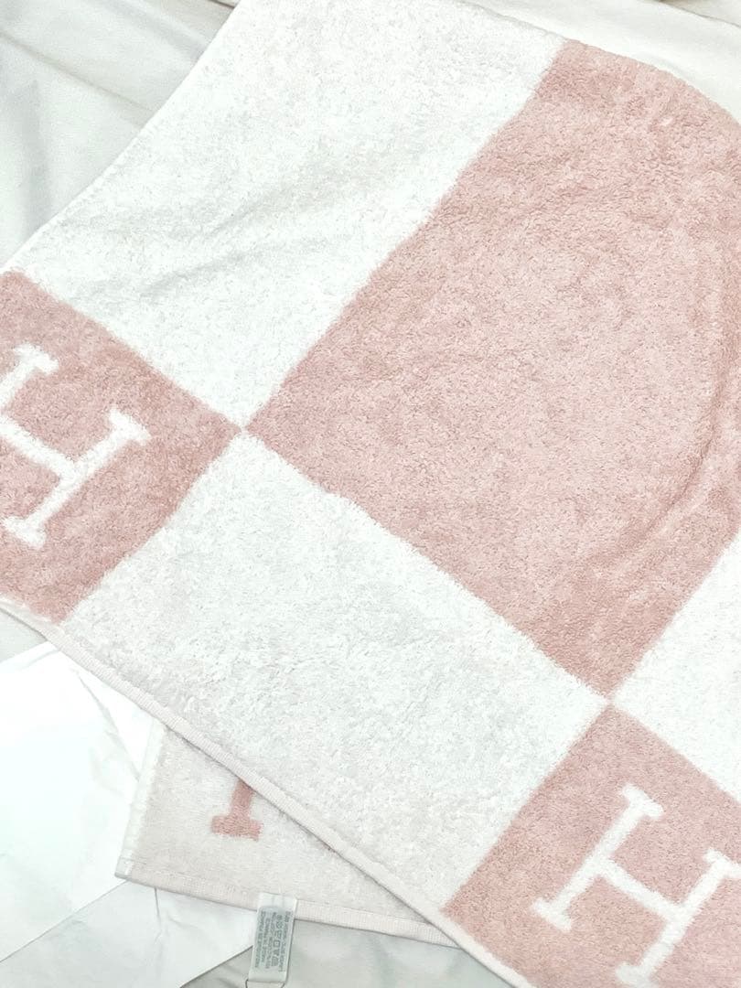 HERMES バスタオル ピンク・ホワイト フェイスタオル アヴァロン