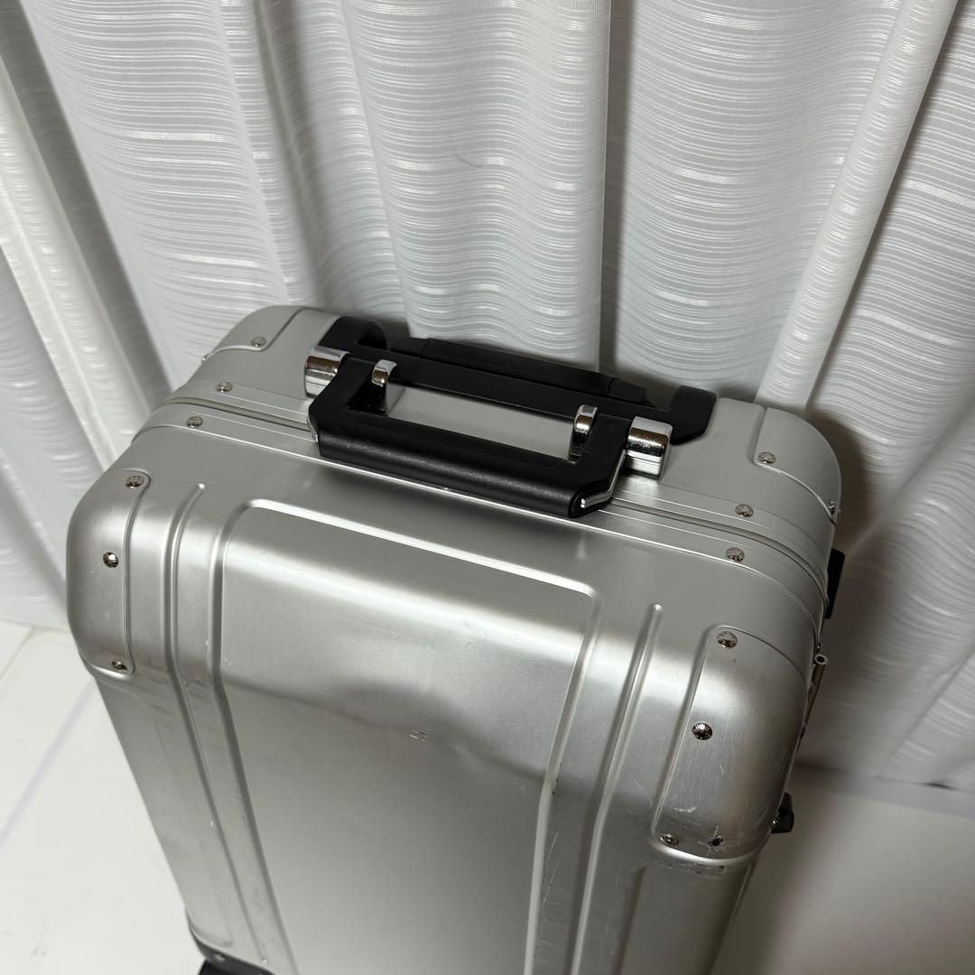 ゼロハリバートン　GEO Aluminum3.0TR　シルバー　キャリーケース