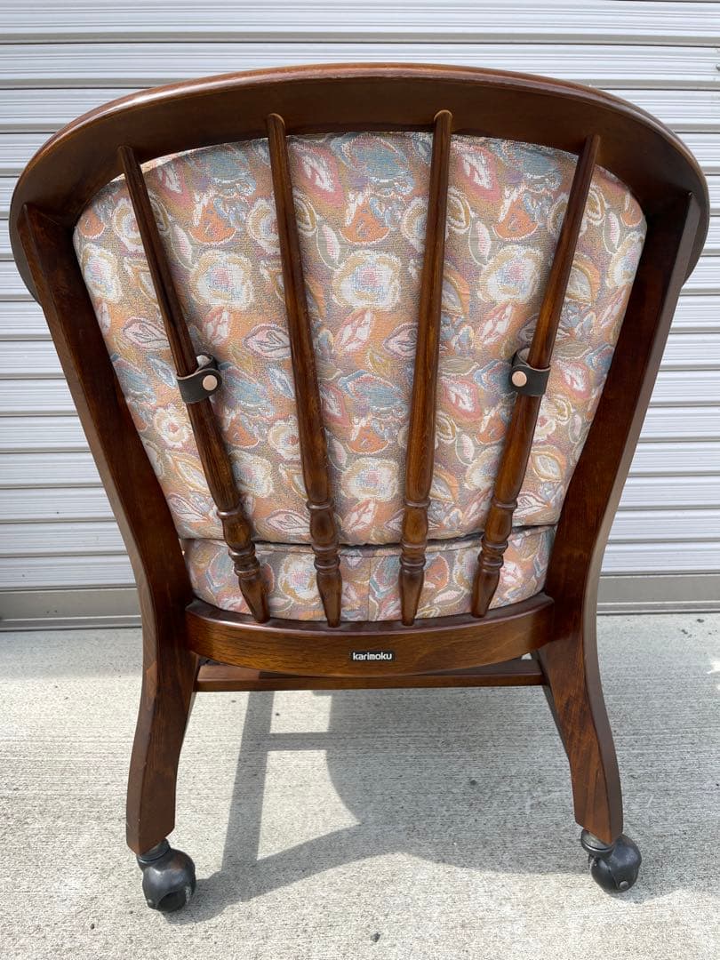 カリモク　ダイニング　アームチェア　キャスターつき　①