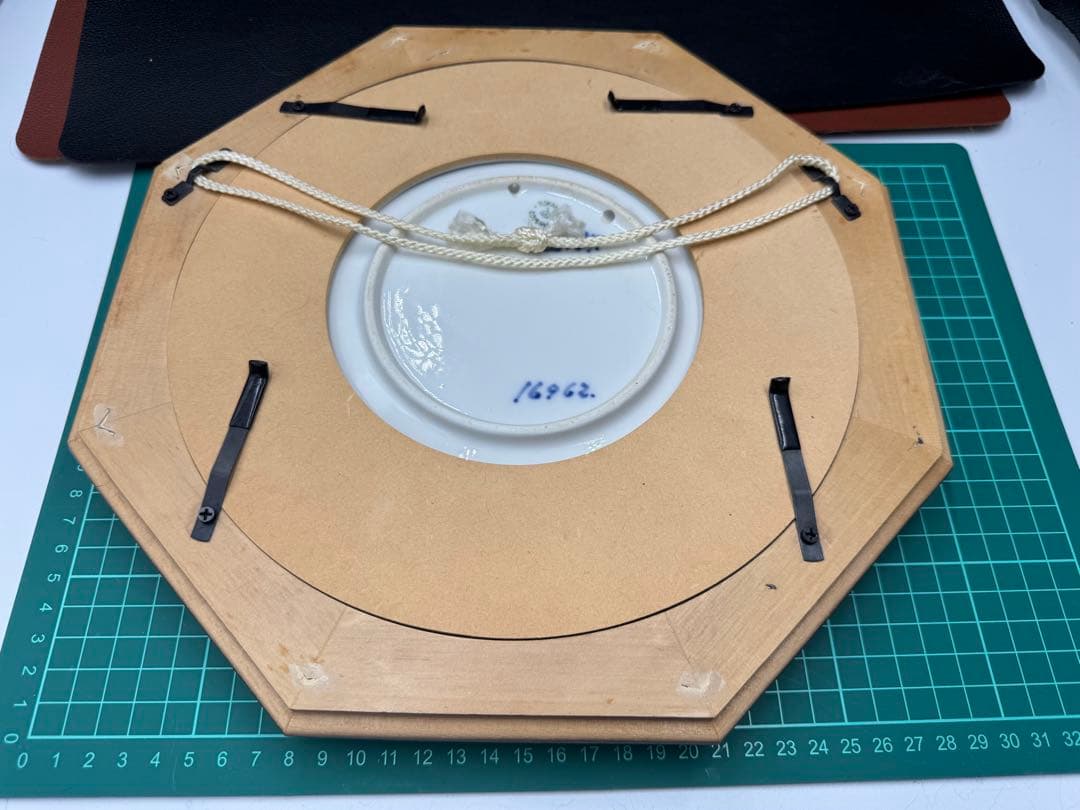 1920年、イヤープレート。イエスを抱くマリア。額縁セット。