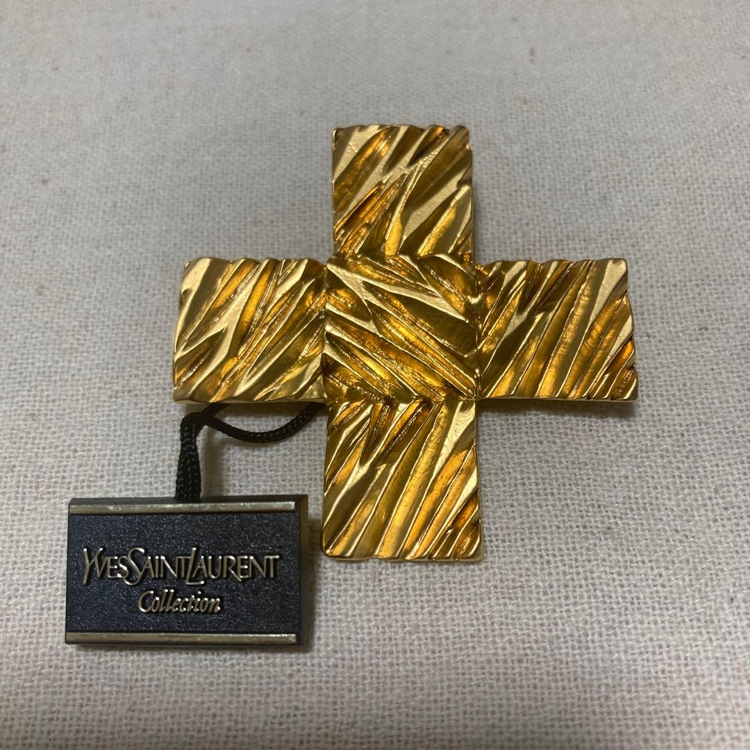 YVES SAINT LAURENT クロスブローチ