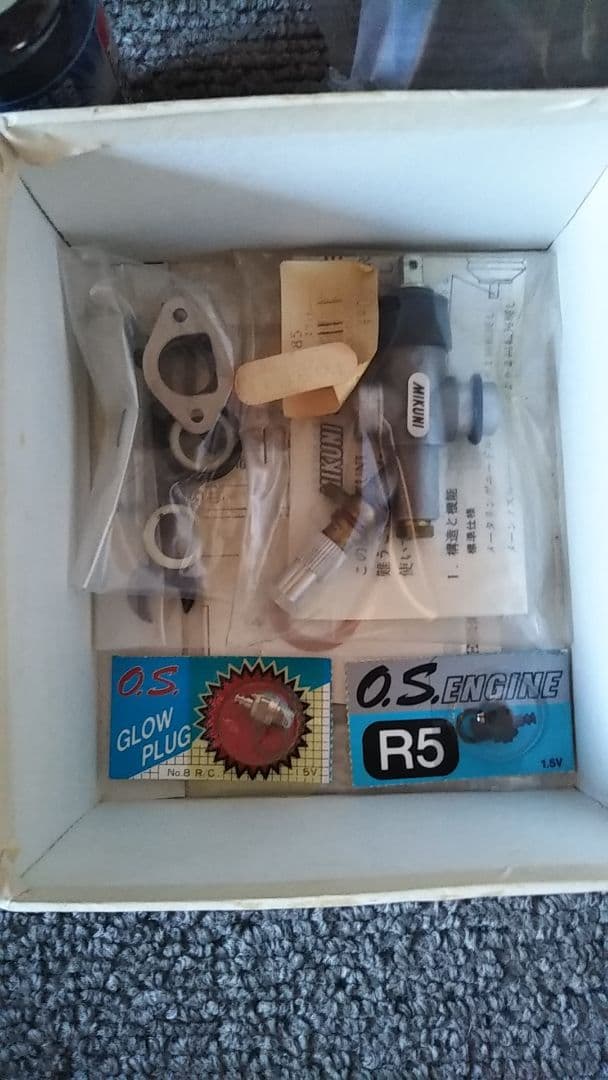 ラジコン、エンジンバギー