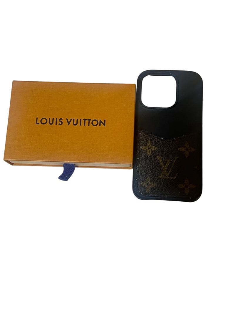 ルイヴィトンiPhone15Proケース早い者勝ち！