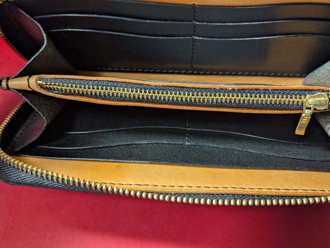 ロングファスナーウォレット カラーヌメ ブラック