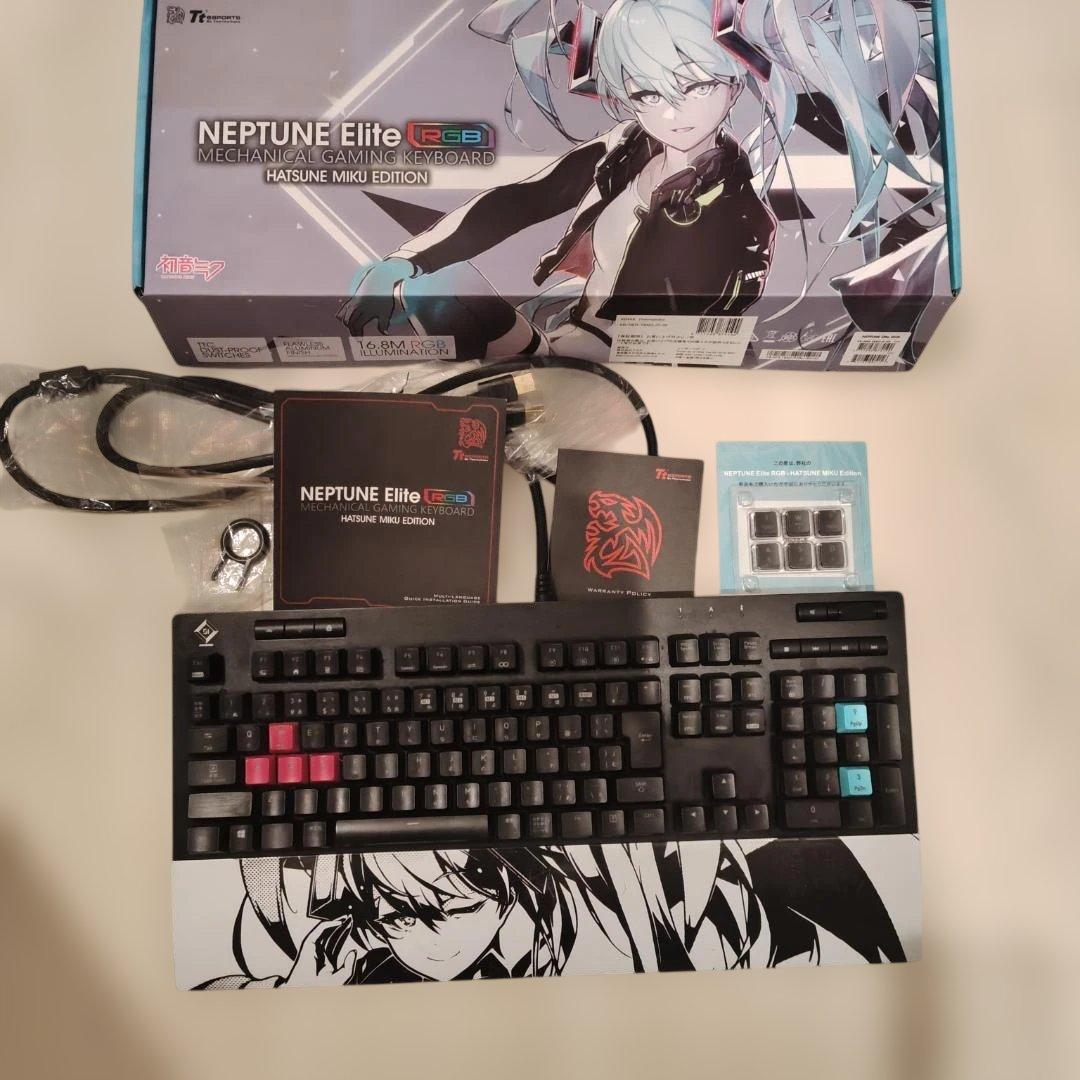 水*煮様 初音ミク　ゲーミングキーボード Thermaltake