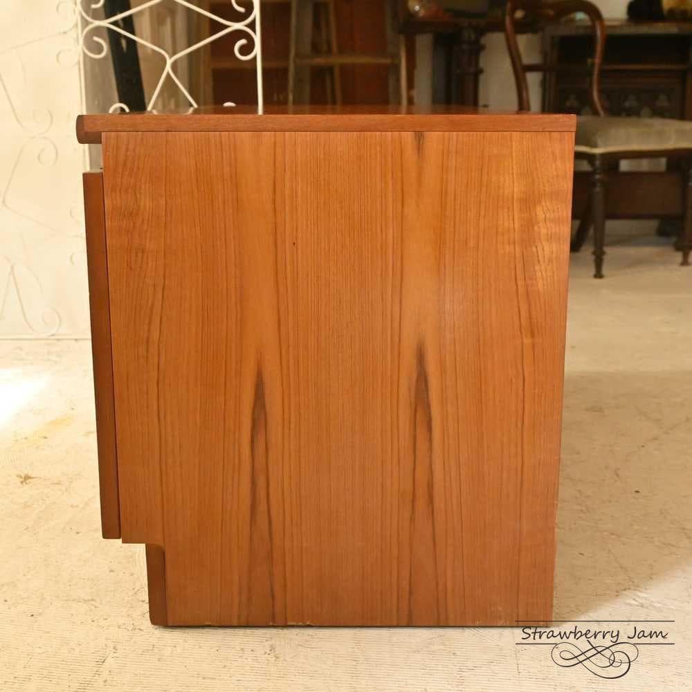 さ*ん様 【専用】L3705-302 英国ヴィンテージ Nathan サイドボー