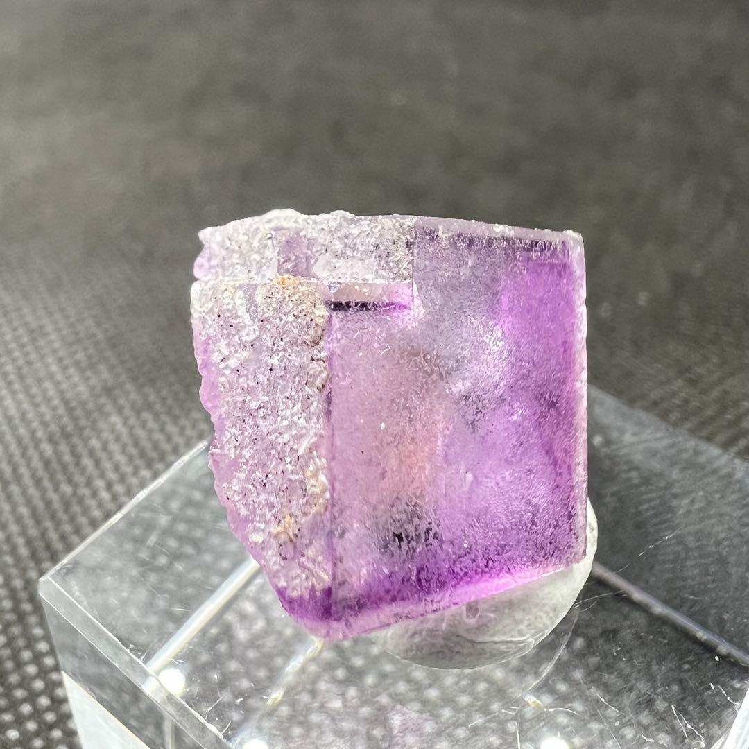 ヤオガンシャン産　「バイオレット」ゾーニング「ラベンダーカラー」フローライト