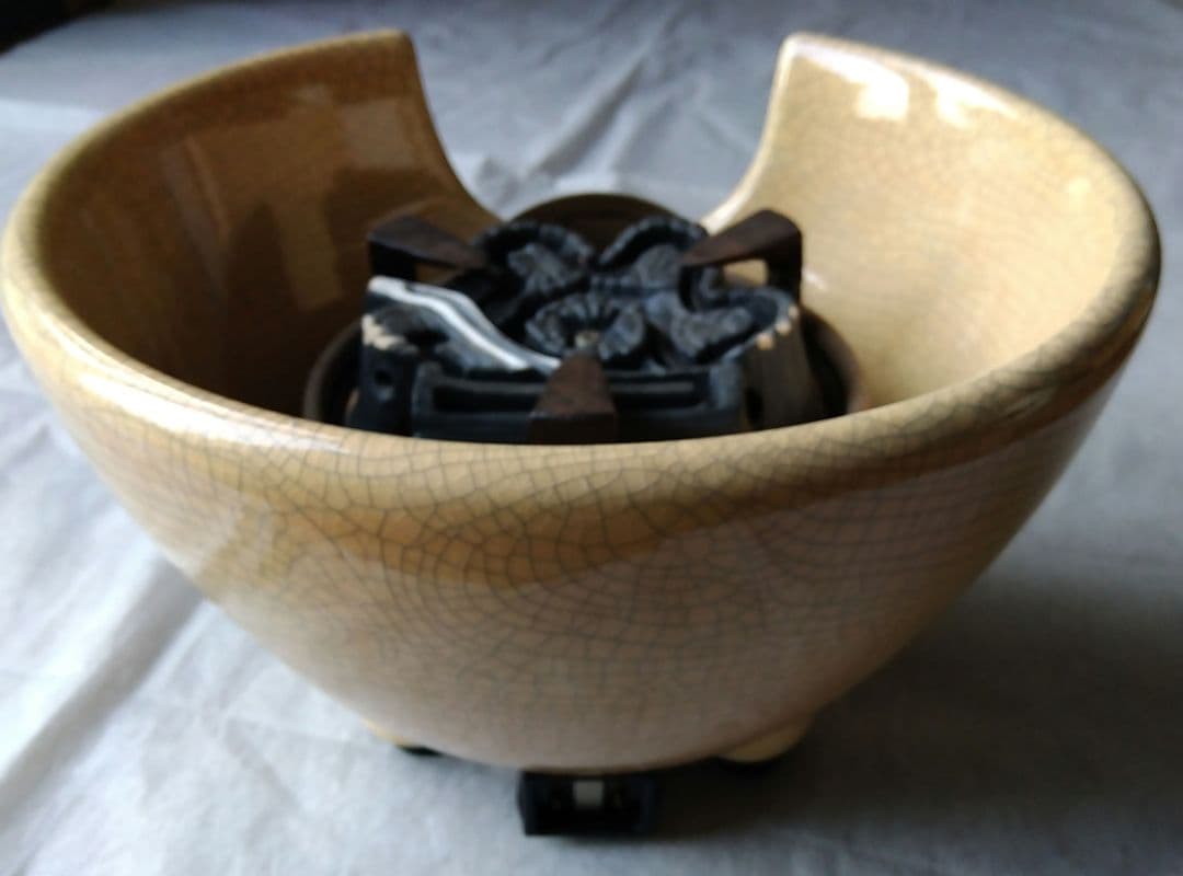 茶道具　野々田式 風炉型電熱機 さつま枇杷色