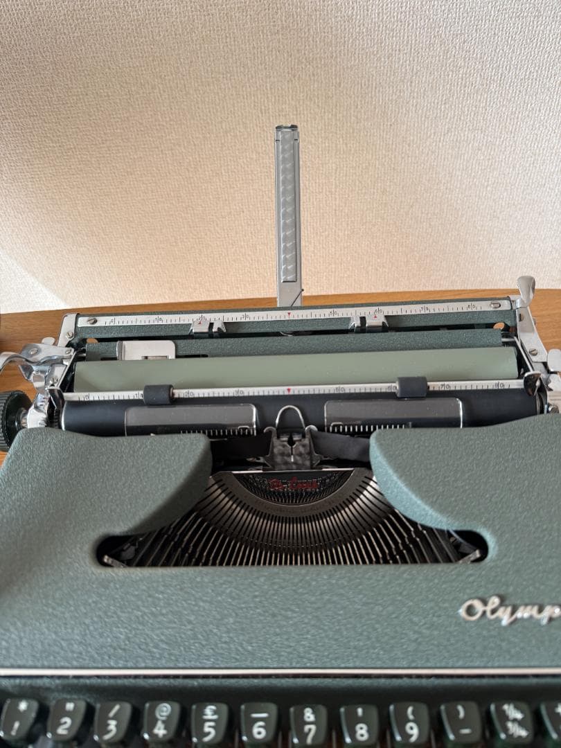 Olympia Model SM タイプライター