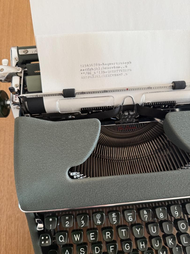 Olympia Model SM タイプライター