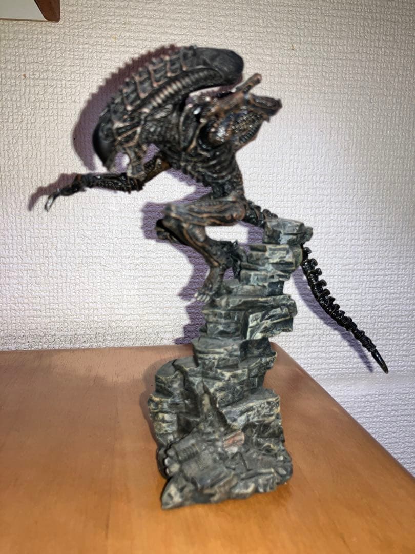 エイリアンウォーリアー マイクロ フィギュア スタチュー