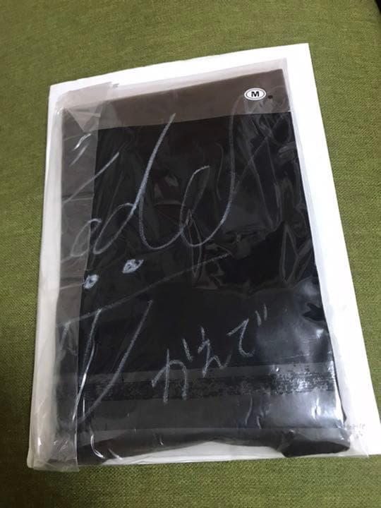 乃木坂46 佐藤楓 直筆サイン入りTシャツ