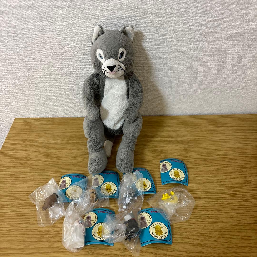 IKEA ヒグチユウコ せかいいちのねこモデル　ぬいぐるみ　フィギュア