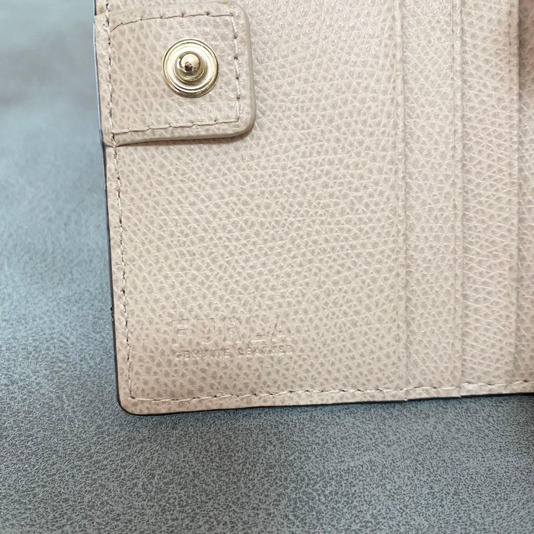 【未使用】FURLA　二つ折り財布　カメリア　べージュピンク