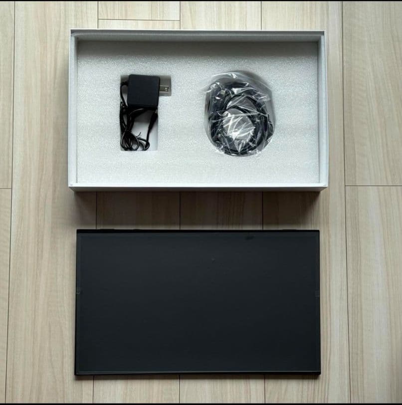 ケース付き　Acouto モバイルモニター 18.5インチ　1920x1080