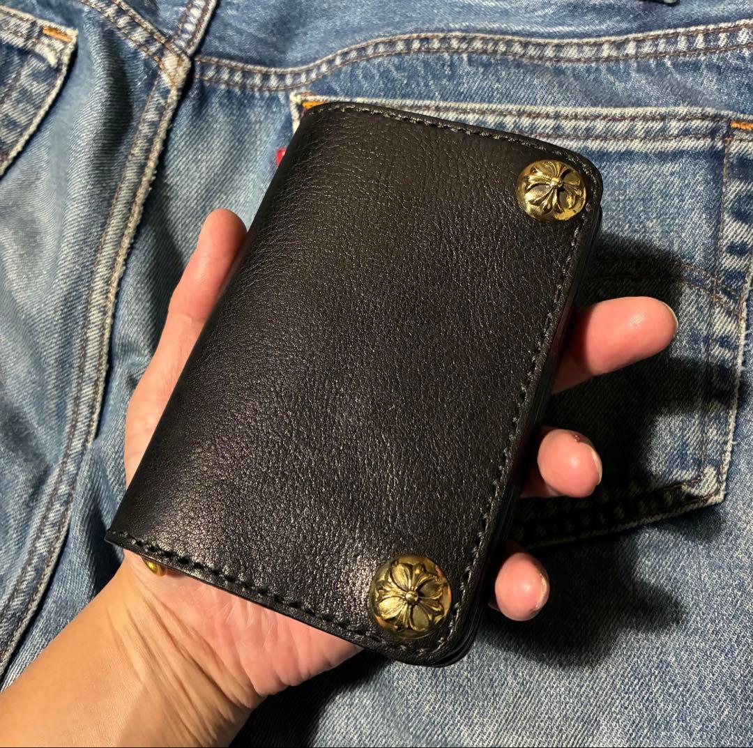 トラッカーウォレット　ミドル　シュリンク　ブラスゴールド　クロスボールコンチョ