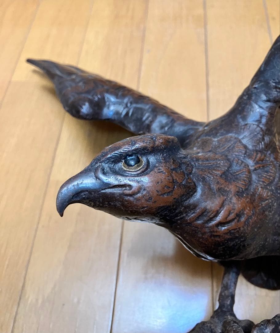お値下げします。　骨董 鷹置物 鍍銀か洋銀 大正昭和頃 大型置物 飾り レトロ