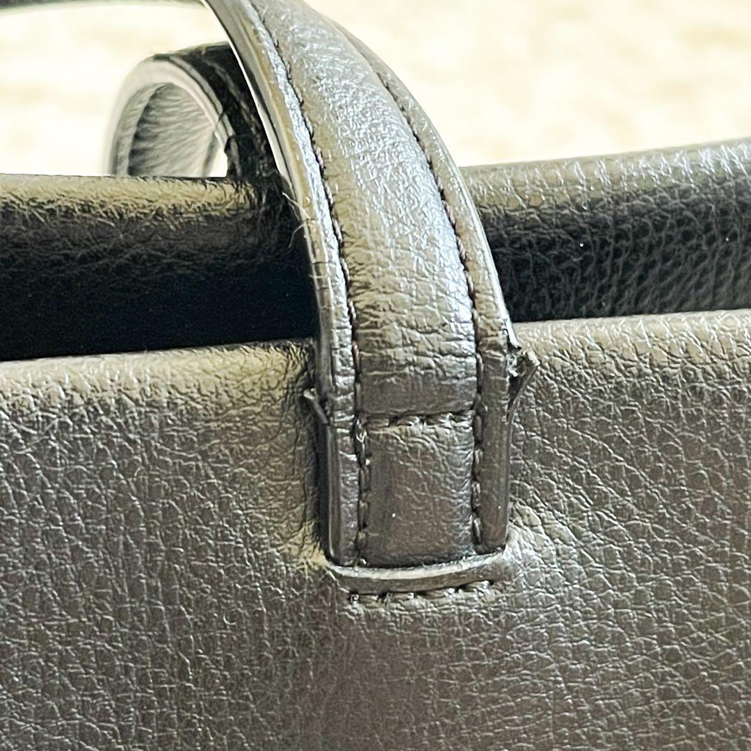 【美品】agnes b VOYAGE ハンドバッグ シボ革 ブラック チャームJ