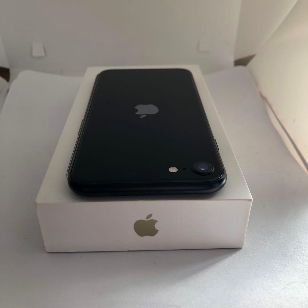 【年始割】iPhone SE3 64GB SIMフリー 【極美品】 【付属品】