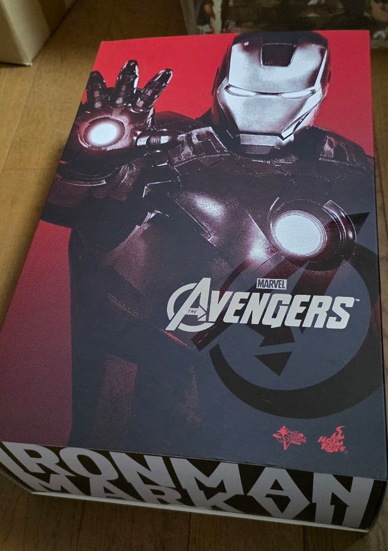 hottoys アベンジャーズ　アイアンマン・マーク７