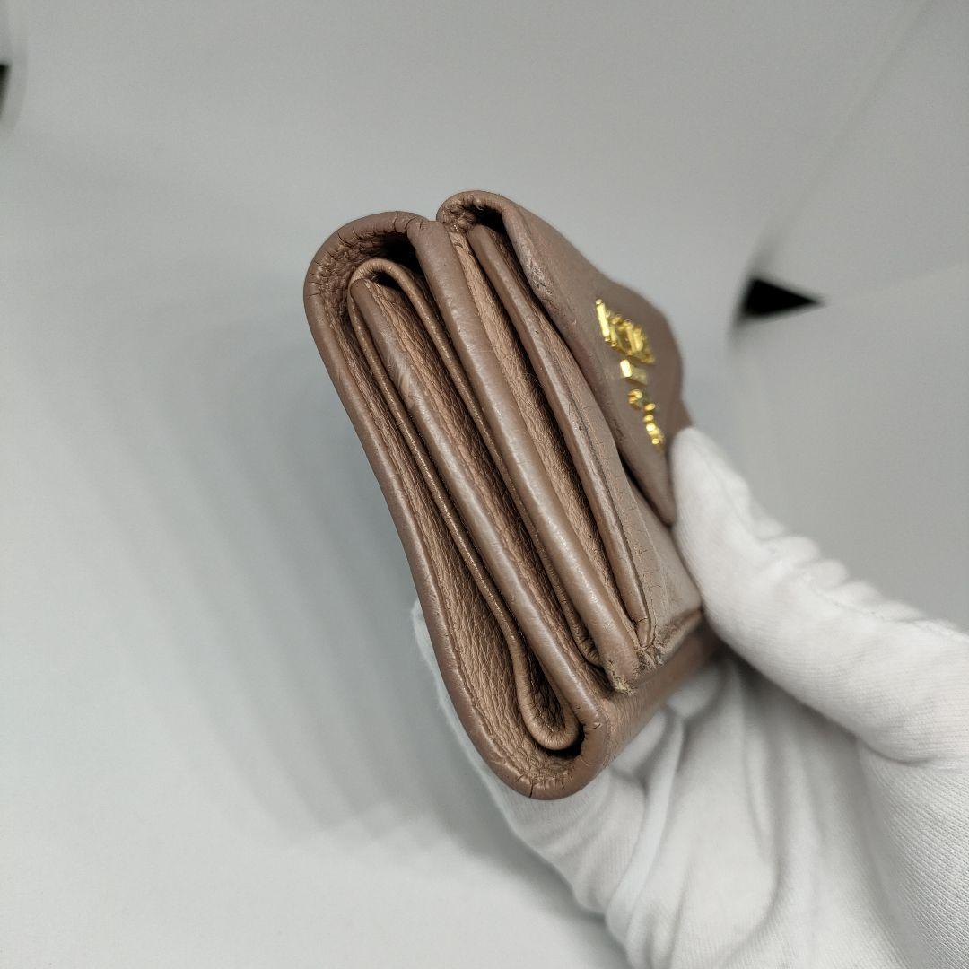 PRADAコンパクト２つ折り財布　プラダ折財布ピンクベージュ