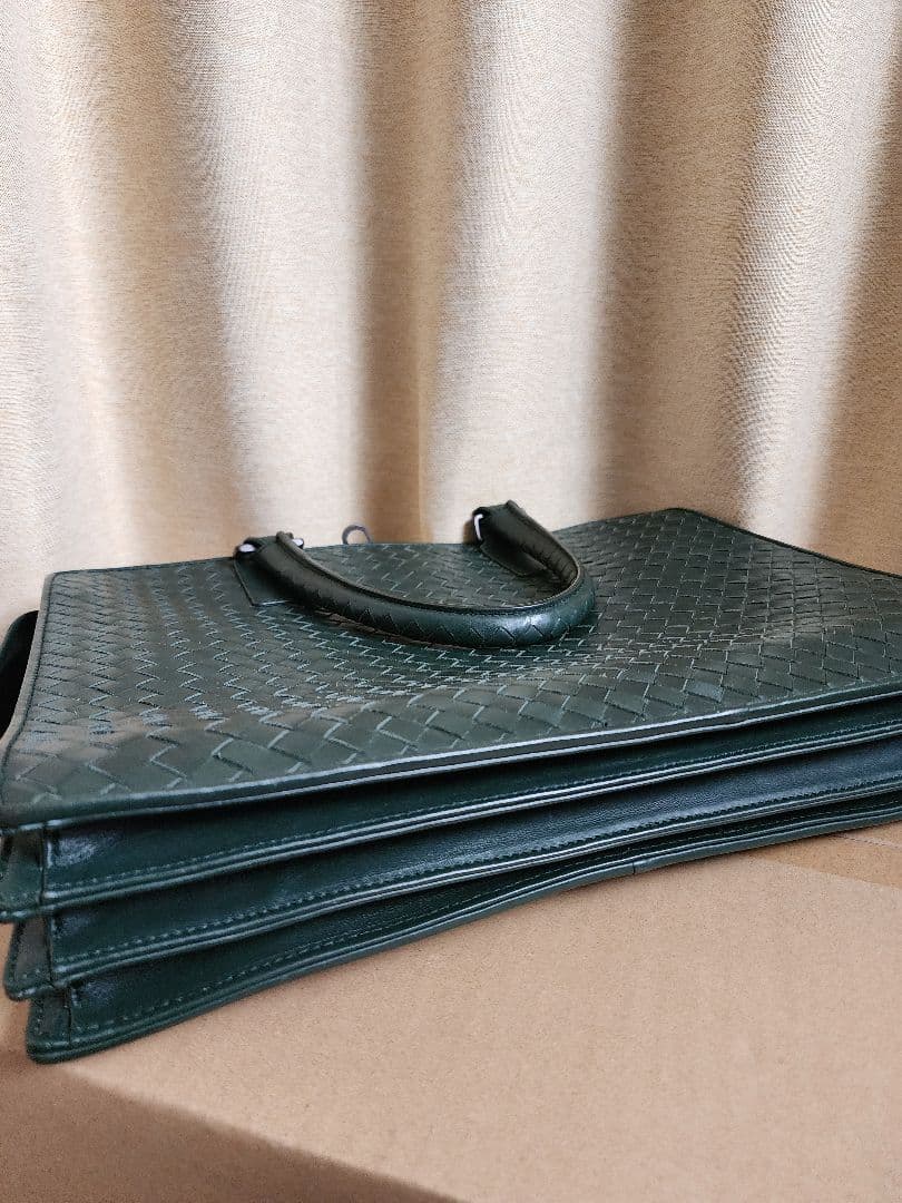 とても綺麗　ボッテガヴェネタ　編み込み　ビジネスバッグ　書類鞄 A4
