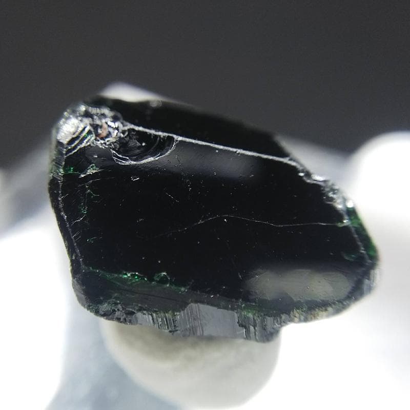 388 カラーチェンジ クロムトルマリン 結晶 原石