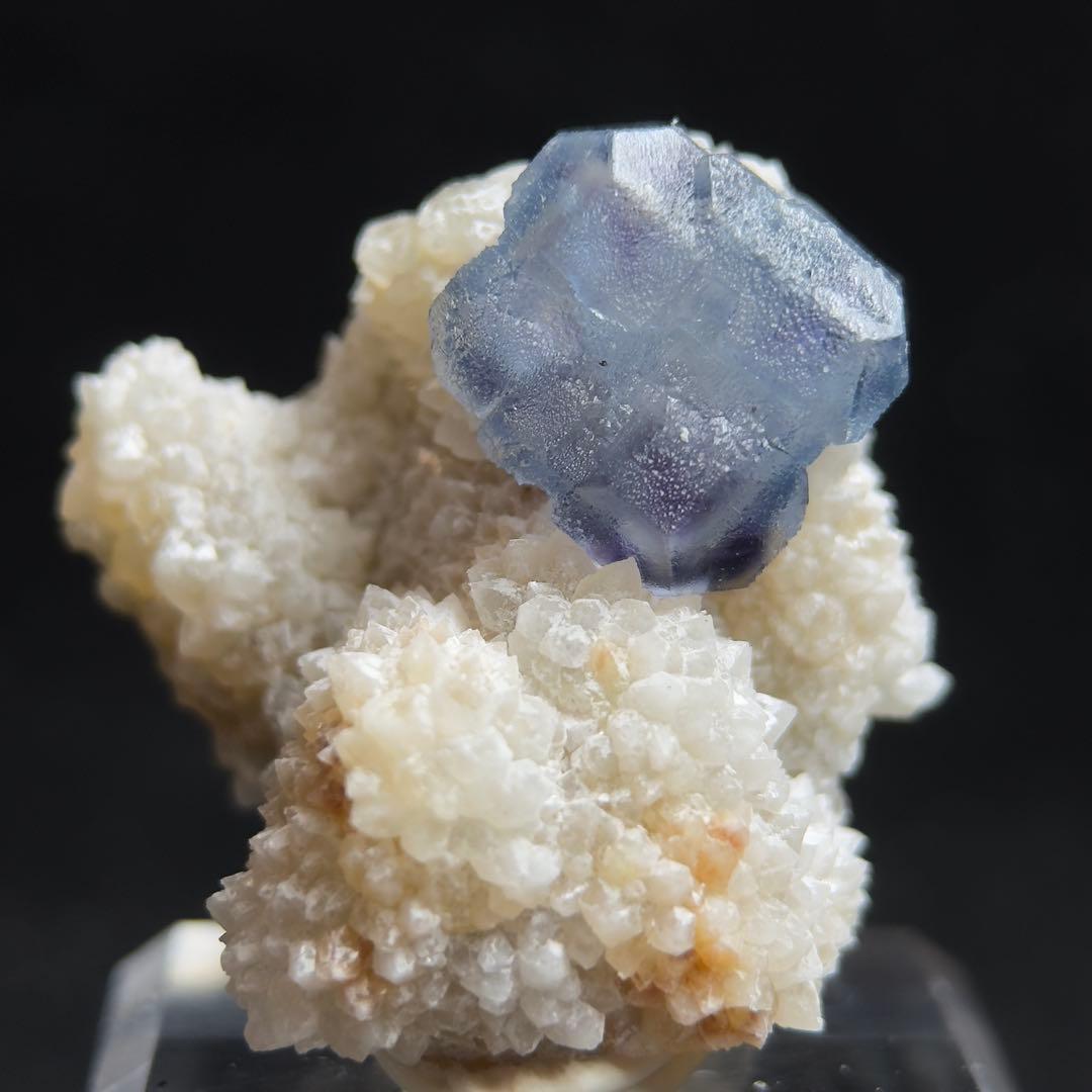 「小さな舞い」フローライト モランディカラー 鉱物標本 原石 置物 蛍石