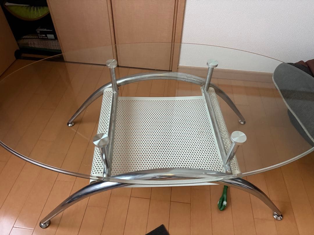 楕円形ガラステーブル