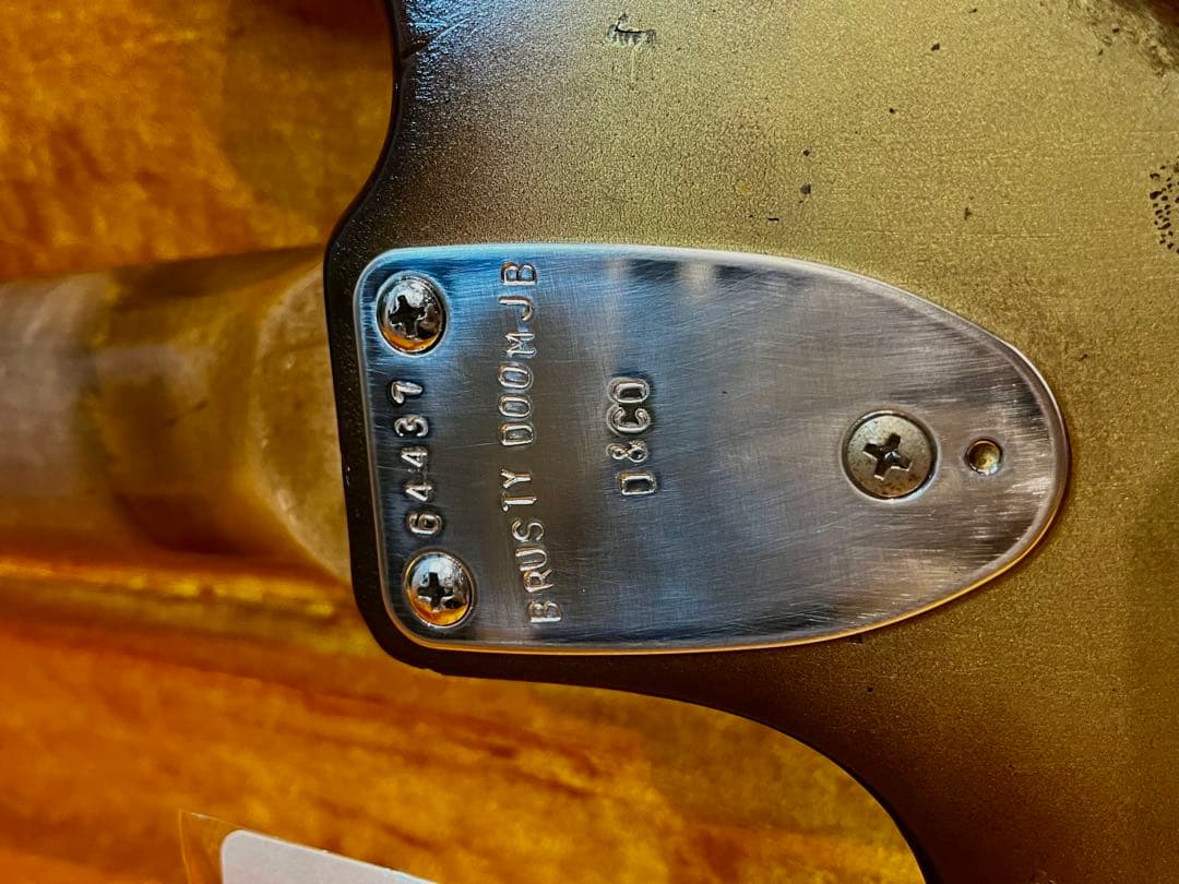 DeliciousTaylormade フレットレスジャズベース　　　　チーク材