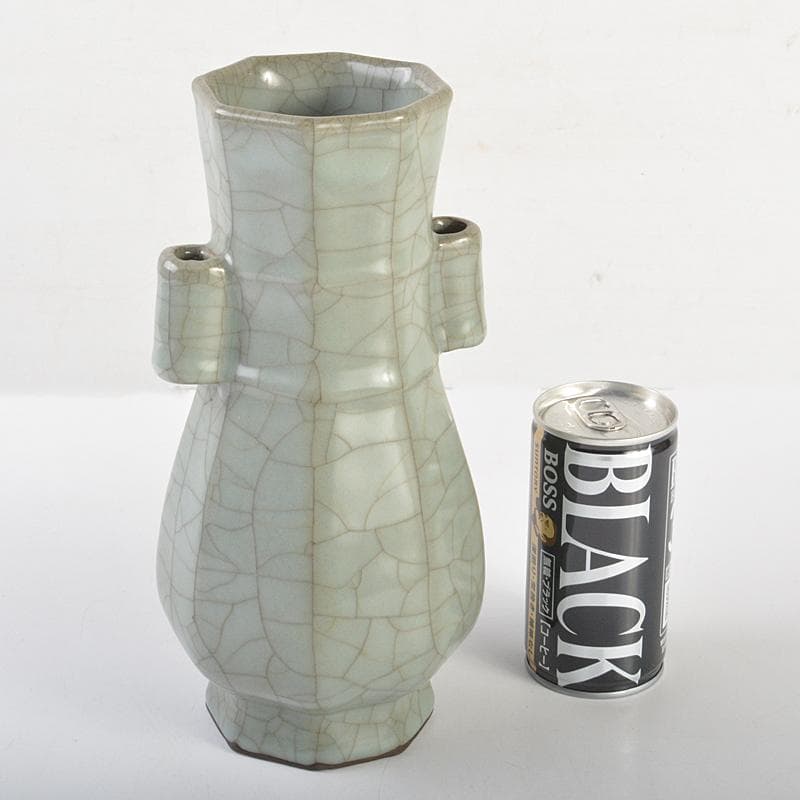 中国　汝窯　青磁　金絲鉄線　氷裂文　八角面取貫耳瓶　C　7395E