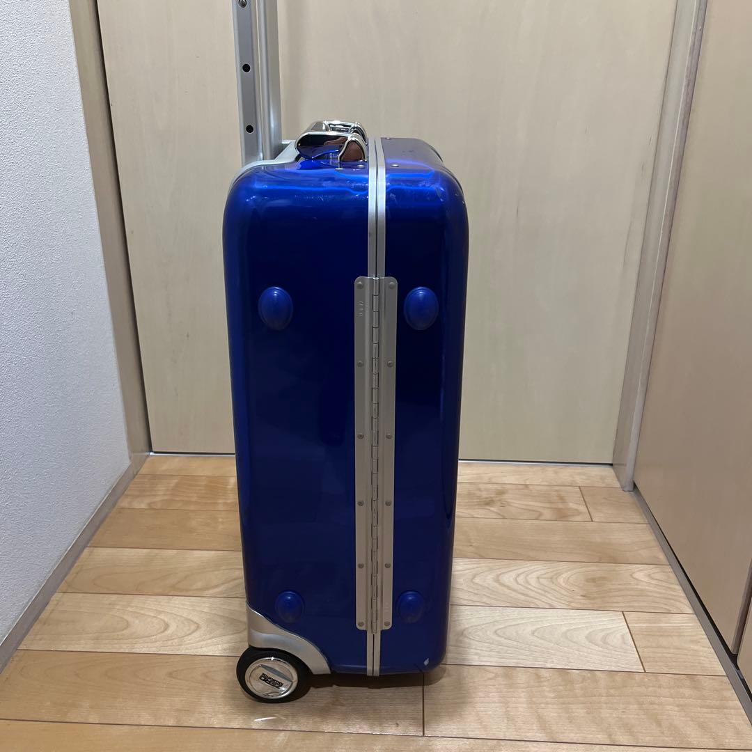 ゼロハリバートンスーツケースポリカーボネートタイプ　機内持ち込み