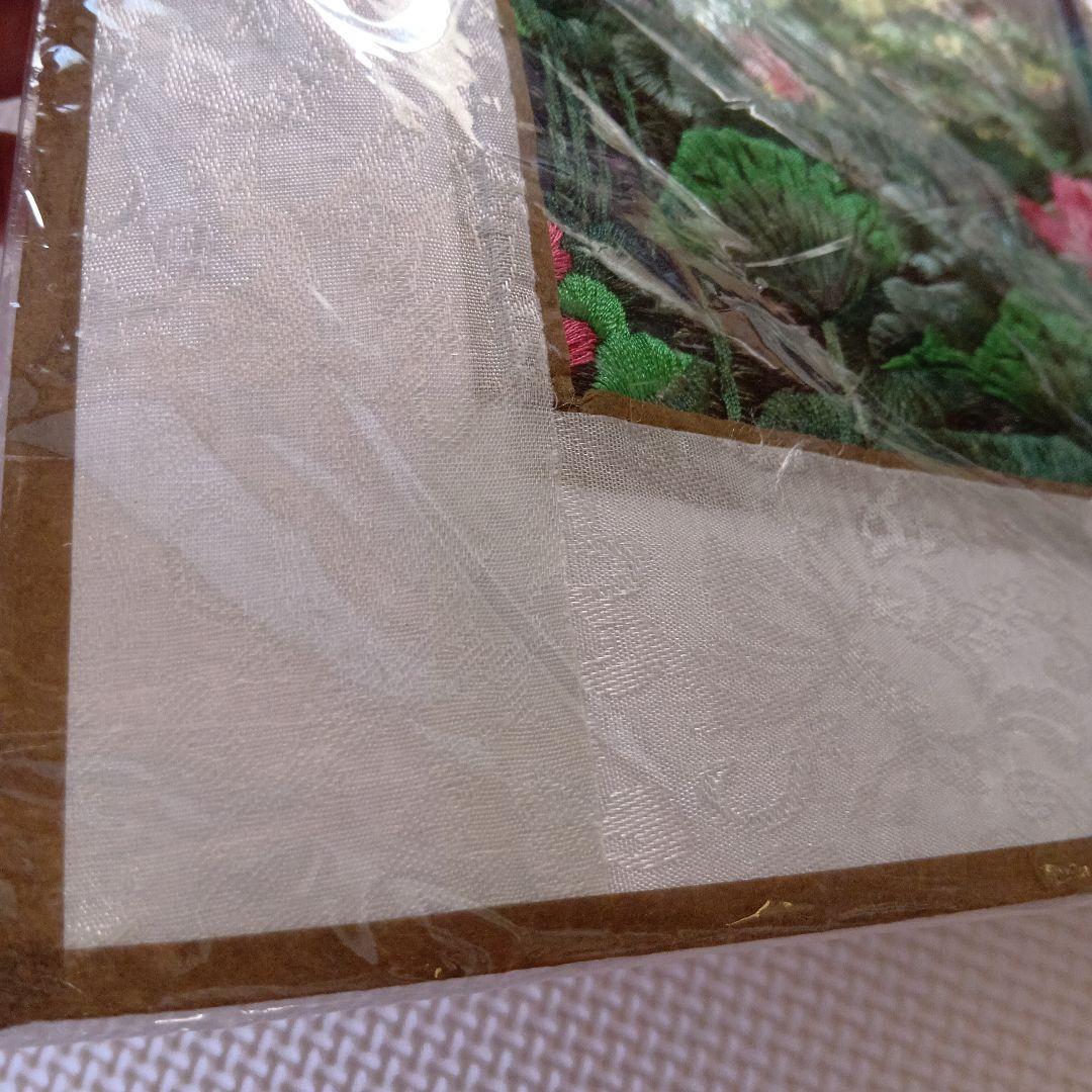 新品未使用品　刺繍絵　蓮の花　全部刺しゅう　絵画コレクション　中国　アンティーク