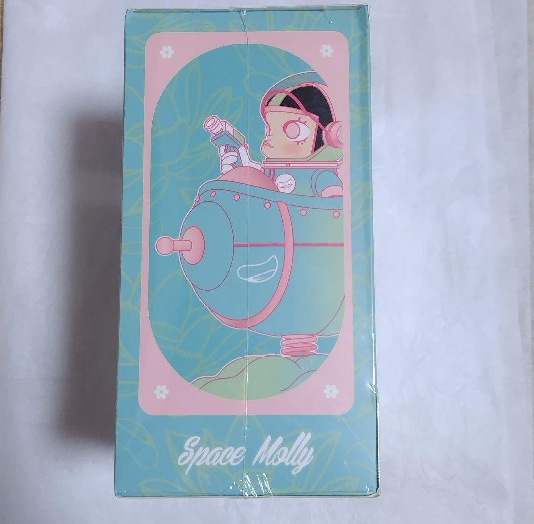 ベトナム限定　MEGA SPACE MOLLY 100%　　新品　未開封