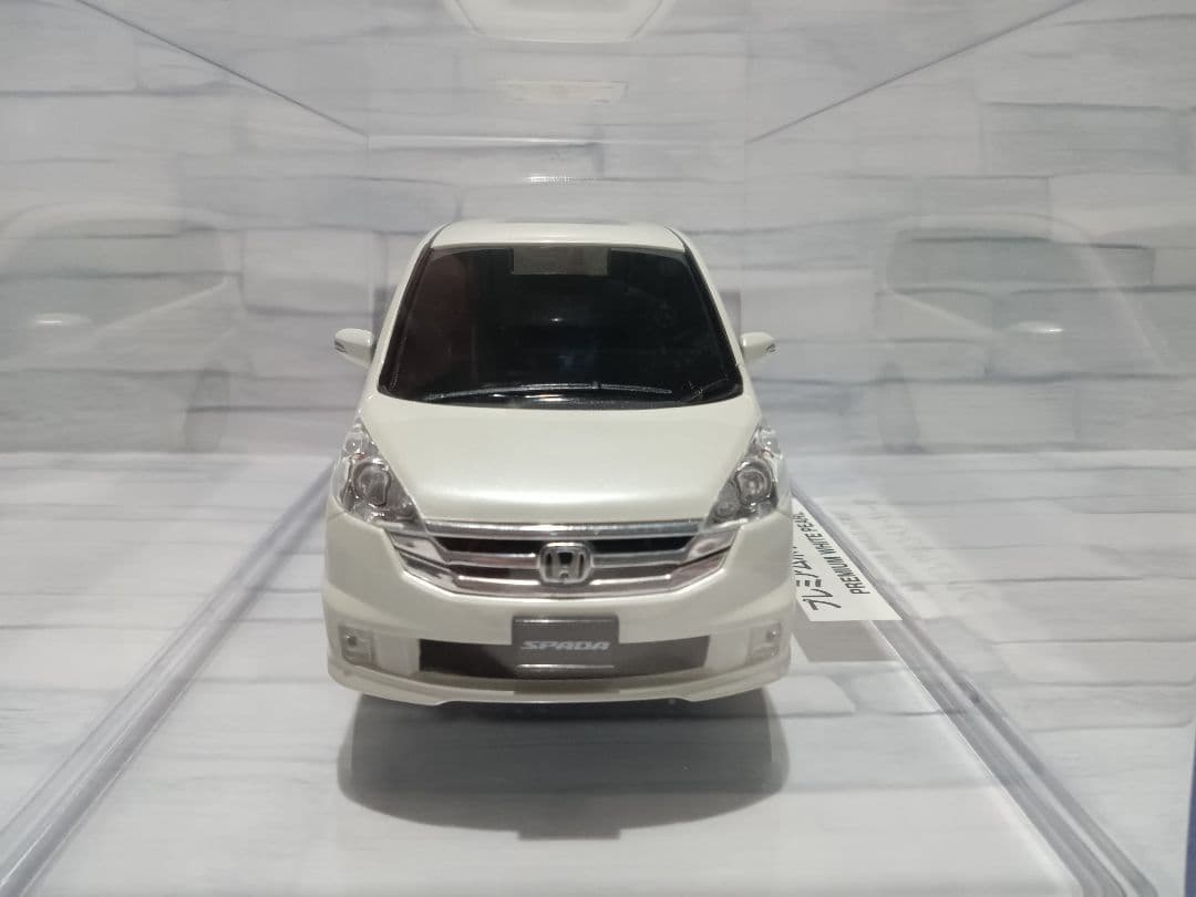 1/24 ホンダ　カラーサンプル　ミニカー　3代目ステップワゴンスパーダ　白