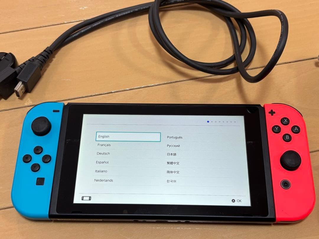 Nintendo　Switch - カラー: ネオンブルー/ネオンレッド