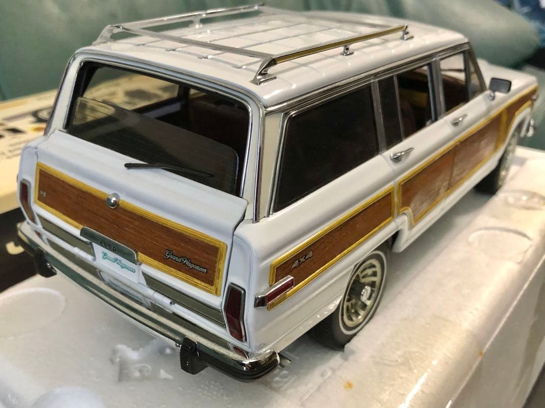 ★絶版！￼￼オートアート ￼1/18 ジープ グランド￼ ワゴニア￼