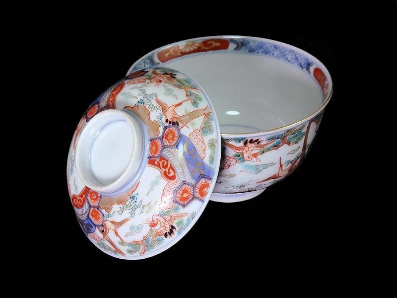 古伊万里　金襴手　雲鶴に松竹　孔雀羽に亀甲紋の図　蓋茶碗　E865AS-COf