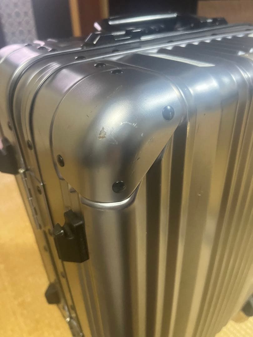 レジェンドウォーカーシルバーキャリーケース　36l